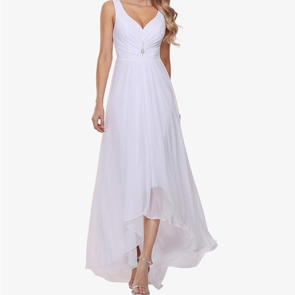 Elegant White Evening Gown - Picture 3 of 8